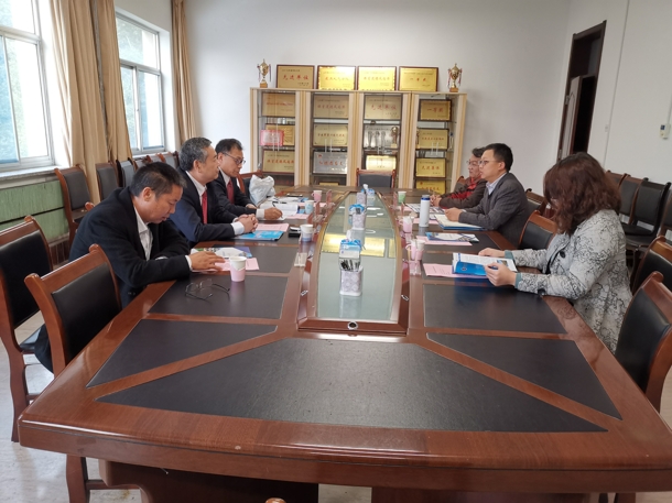 3  调研组与山东理工大学beat365中文登录入口交流（发文稿）.jpg